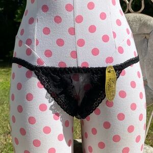 NWT Vintage Ruffly Panties